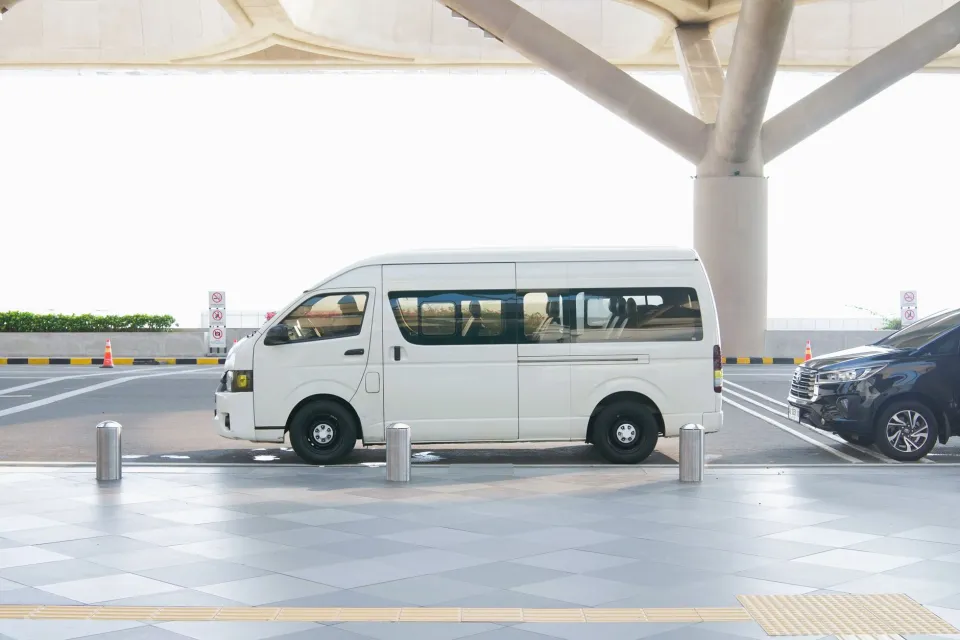Tempo Traveller AC