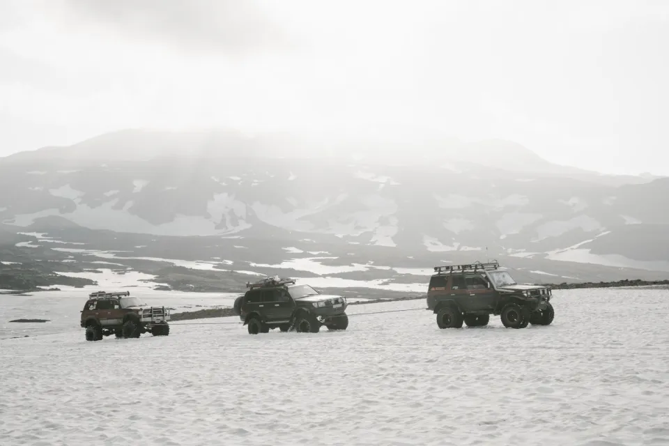 4x4 Mountain SUV